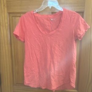 STYLUS Coral Short Sleeve V-Neck Top